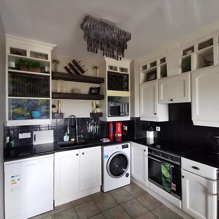 Palm Cove Bundoran Luxurious Sea View Balcony Free Wifi Netflix Sleeps 5 Apartment Exterior foto