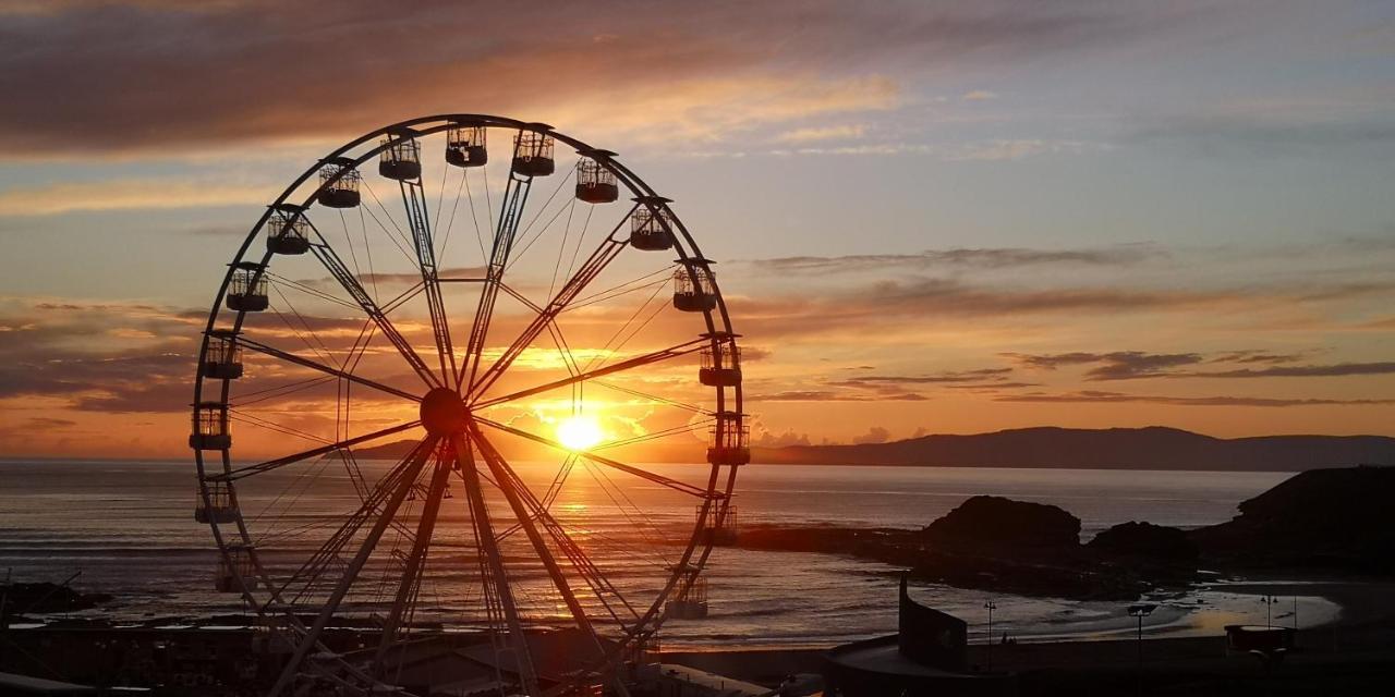 Palm Cove Bundoran Luxurious Sea View Balcony Free Wifi Netflix Sleeps 5 Apartment Exterior foto