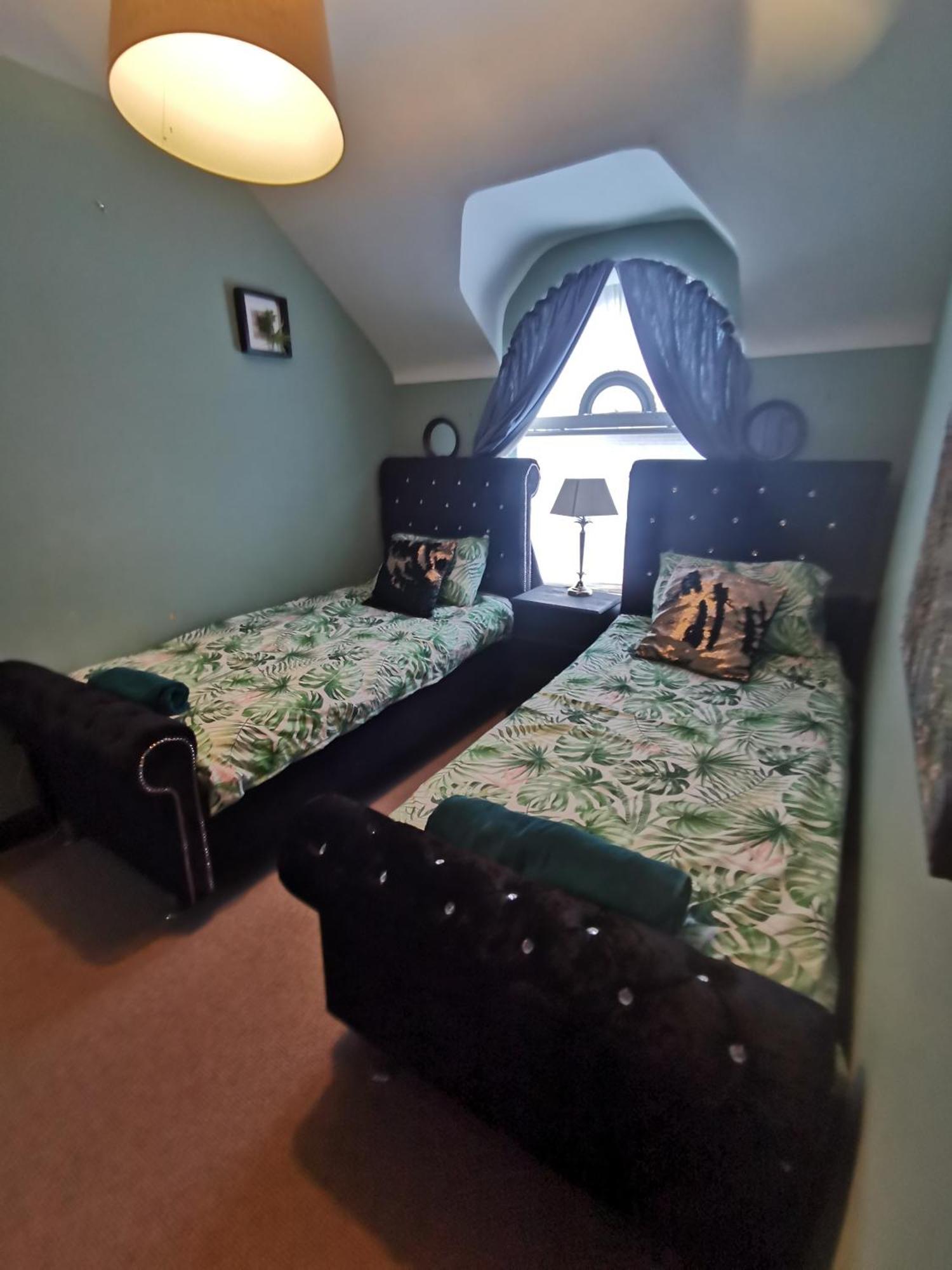 Palm Cove Bundoran Luxurious Sea View Balcony Free Wifi Netflix Sleeps 5 Apartment Exterior foto